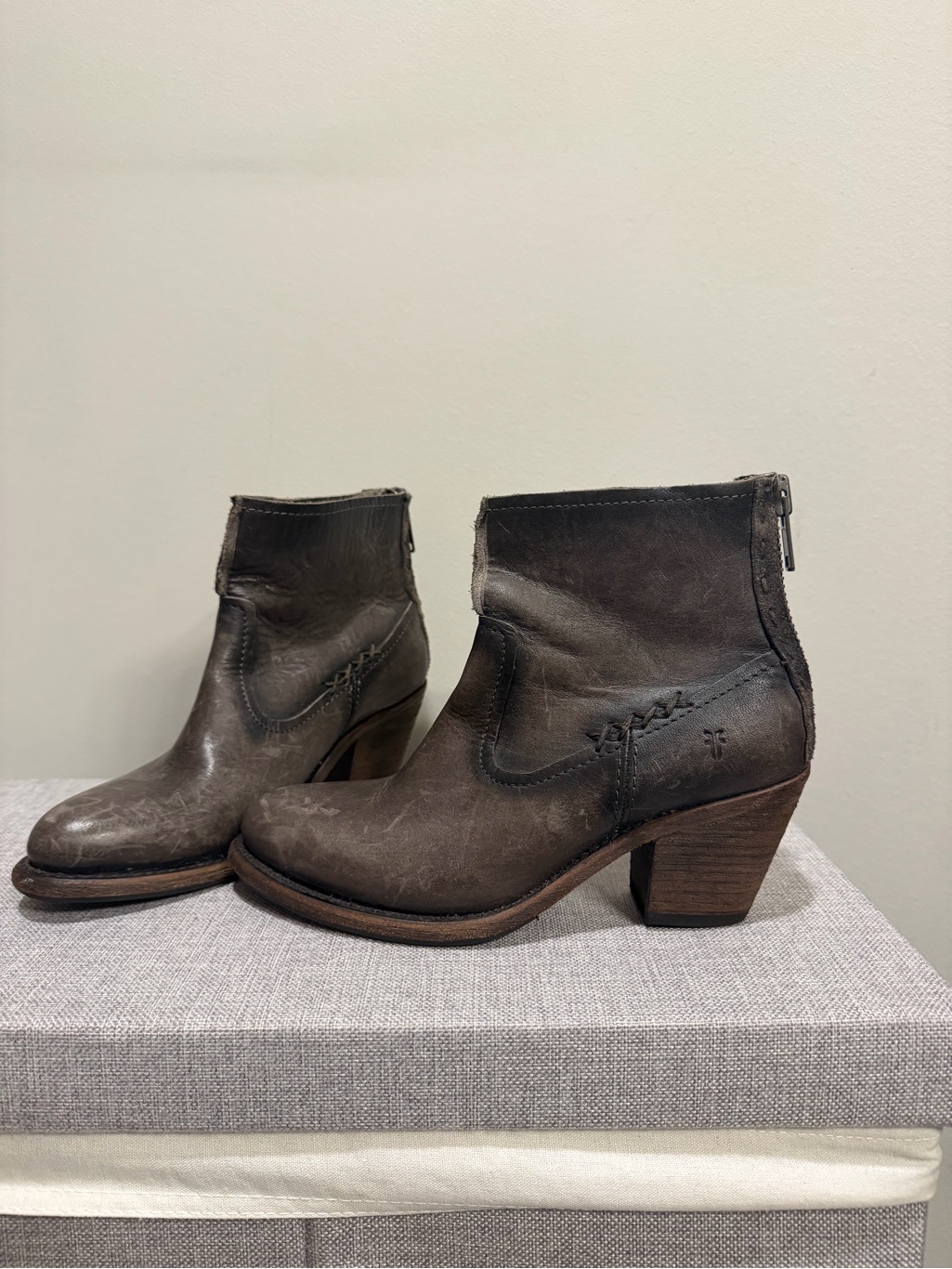 Frye Leslie Artisa, Smoke 7.5
